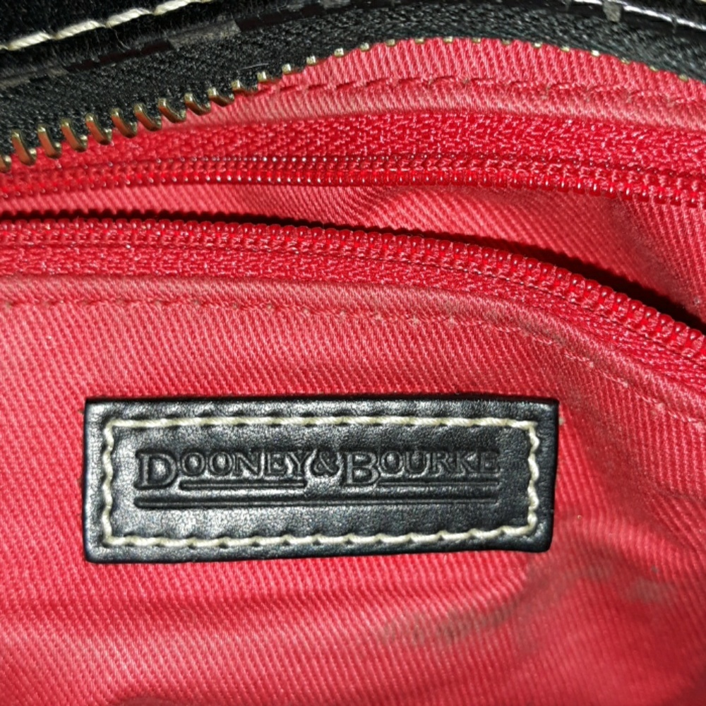 Dooney and Bourke purse - Picture 8 of 8